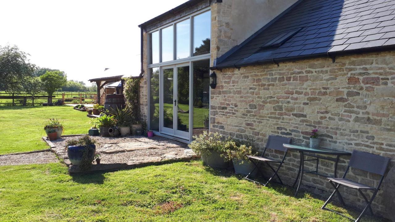 Bed and Breakfast The Byre North End Farm Ashton Keynes Exterior foto