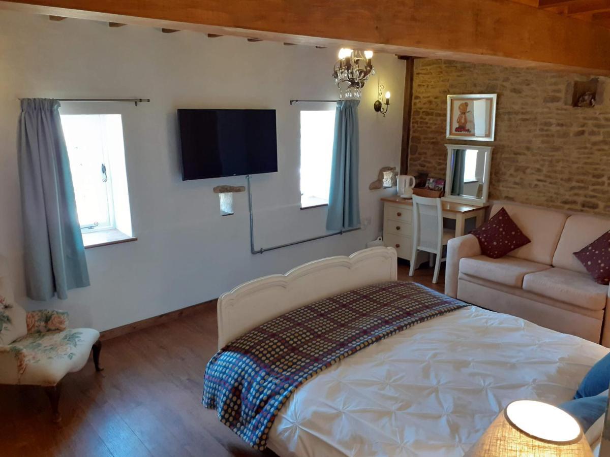 Bed and Breakfast The Byre North End Farm Ashton Keynes Exterior foto